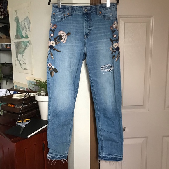 Abercrombie & Fitch Denim - A&F embroidered high waisted jeans